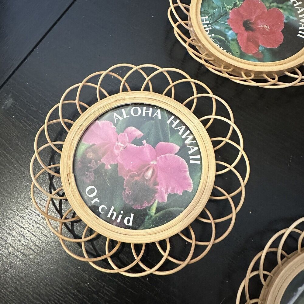 Vintage Wicker Framed Flower Coasters Souvenir Hawaii Hibiscus Orchid Bird Of - Picture 5 of 7